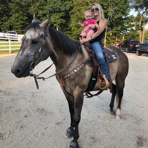 Meet your Posher, Caroline